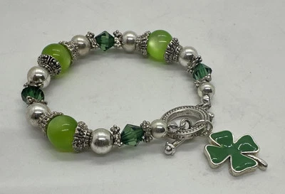 St Patrick’s Day Irish Green Enamel Charm Shamrock Beaded Stretch Bracelet - Image 1 of 4
