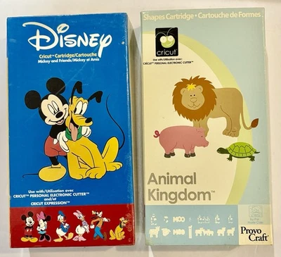 CRICUT MICKEY AND FRIENDS & ANIMAL KINGDOM CARTRIDGES、书籍、钥匙包 — 第 1/3 张图片