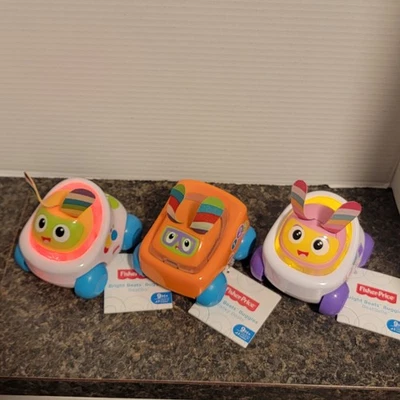 Nuevo Fisher-Price Bright Beats Buggies Talking Bo, Belle y Franky Lights Música Foto 1 de 4