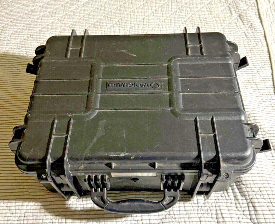 Estuche rígido Vanguard Supreme 46F con bolsa divisoria de cámara con inserción de nailon opcional Foto 1 de 4