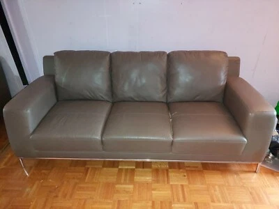 leather couch and loveseat used - Image 1 of 2