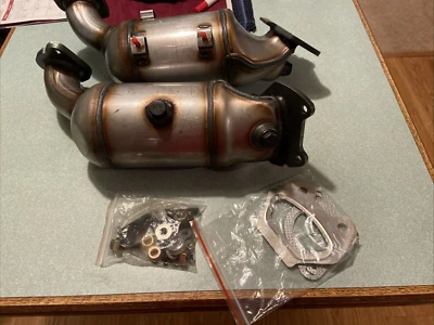 ADEQUADO PARA: 2011 - 2014 VOLKSWAGEN Routan 3.6L conversores catalíticos esquerda e direita - Imagem 1 de 4