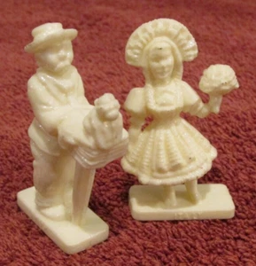 Juego de 2 figuras moldeadas de plástico duro de colección Italia italiana Van Brode Co. de 2" de alto - Imagen 1 de 1