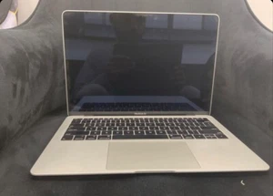MacBook air 2019 - Photo 1/9