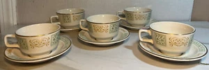 Homer Aughlin Teetassen & Untertassen 5er Set - Vintage cremefarben, grün & gold mit Schriftrollen - Bild 1 von 12