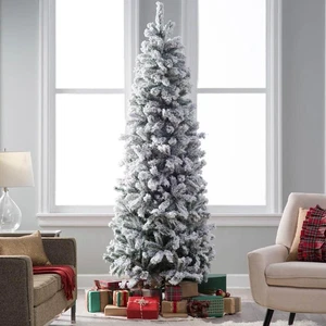 Albero Di Natale Super Folto Pino Verde Slim Salvaspazio Innevato Base Croce in  - Foto 1 di 12