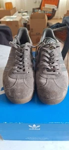 Womens NIKE Grey Suede Gazelle Trainers. Worn twice.. Size 7 - Picture 1 of 9