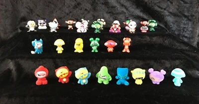 Gogo's Crazy Bones Bundle Of  Over 200 Plus Cards,Blocks And Swap Bag Joblot - Image 1 of 4