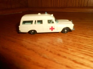 Vintage 1960's Matchbox Lesney No.3 Diecast 1/64 "Binz" Mercedes Benz Ambulance - Picture 1 of 1