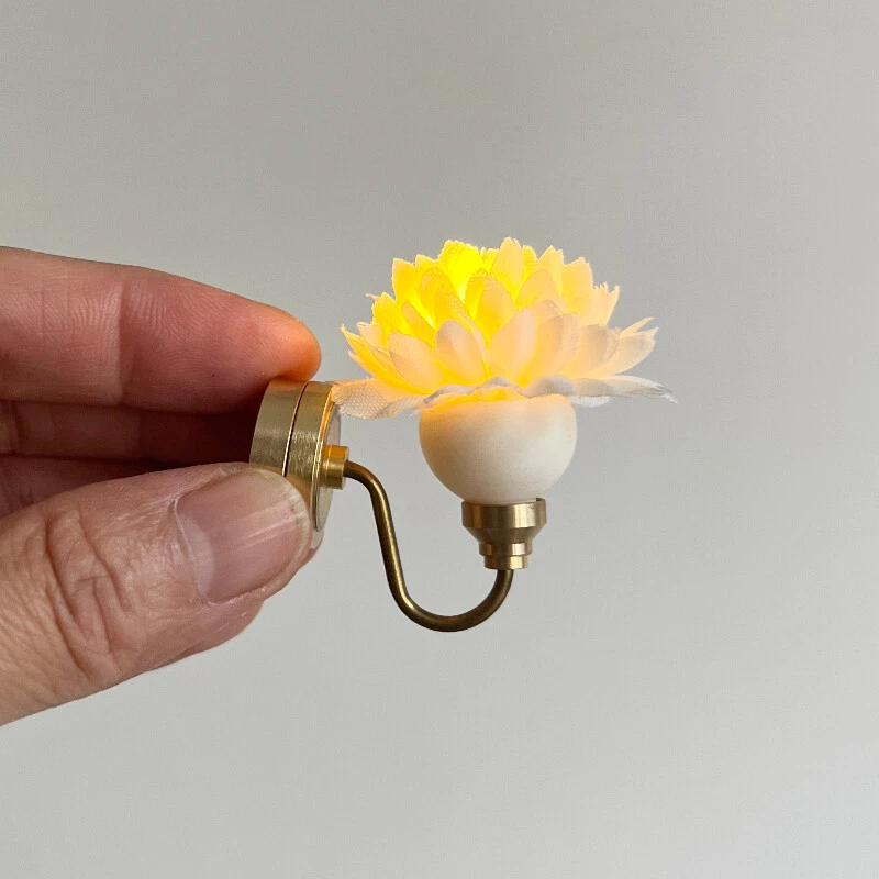 Lámpara de pared de lujo accesorios miniaturas casa de muñecas escala 1:12 luces delicadas Foto 1 de 1