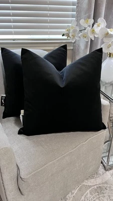 2-ALMOHADAS DECORATIVAS DE TERCIOPELO TGH TESSITURA HECHAS EN ITALIA NUEVAS CON ETIQUETAS Foto 1 de 4