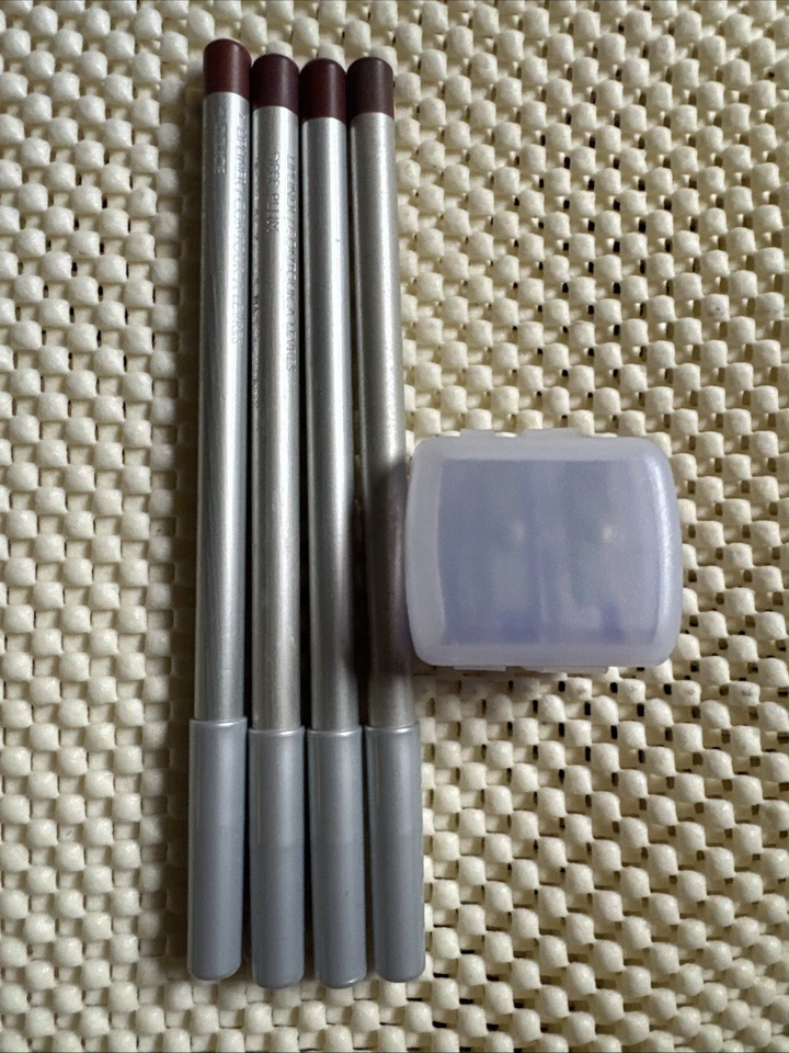 Juego de delineador de labios de etiqueta privada - Delice, ciruela profunda, expresso, moca + sacapuntas Foto 1 de 1