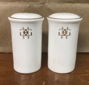 Royal Doulton Salt & Pepper Shakers Gold Rim Bone China Vintage - Picture 1 of 2