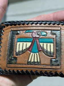 Hebilla de cinturón vintage años 70 NATIVO AMERICANO TOOLED cuero THUNDERBIRD indio - Imagen 1 de 6