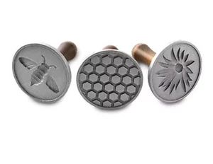 Juego de 3 estampillas de galletas de abejas melíferas Nordic Ware RT5 - Imagen 1 de 4