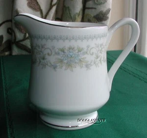 NITTO HANOVER CHINA 3 3/4" CREAMER PRISTINE GARLANDS & PLATINUM - Picture 1 of 2