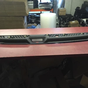 TRANSIT CUSTOM REAR FLOOR/DOOR THRESHOLD WITH FIXING KIT & CAPS NEW OE - Picture 1 of 1