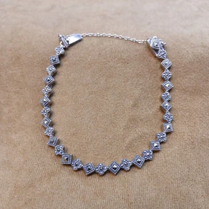 Bracciale vintage in argento 925/marcasite con protezione catena ~ lungo 7,5" ~ peso 0,5 oz - Foto 1 di 7