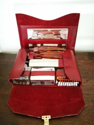Ancienne Trousse Nécessaire de Toilette Cuir Bordeaux 8 Éléments Vintage - Photo 1/4