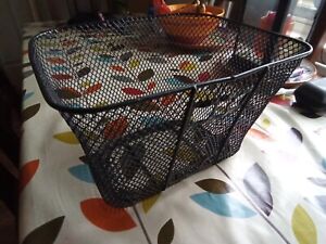 ADULT FRONT BICYCLE BASKET IN SOUND CLEAN WORKING CONDITION