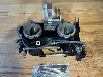 Conjunto de rack carburador doble Mikuni Seadoo GTX GSX XP Limited LRV RX 951 1999-2002 Foto 1 de 4