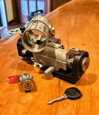 Оригинальный выключатель зажигания для GMC Acadia Chevy 2007–2017 годов выпуска с ключом и дверным замком - Изображение 1 из 4