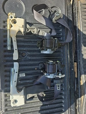 13-15 CINTURONES DE SEGURIDAD DELANTEROS NISSAN SENTRA CINTURONES DE SEGURIDAD NEGROS CONDUCTOR PASAJERO DELANTERO OEM Foto 1 de 4