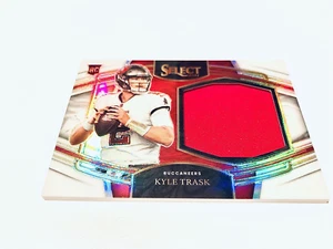 Kyle Trask 2021 Panini Select Swatches Rookie White Prizm Refr. Auth.Memor-#/35 - Bild 1 von 2