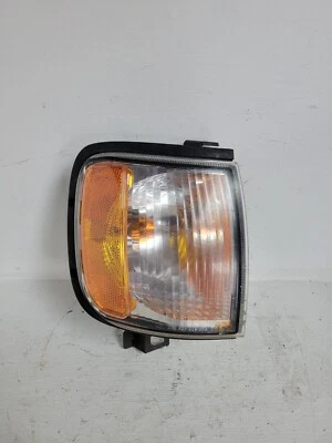 2000 ISUZU РОДЕО ПАССАЖИРСКИЙ/ПРАВЫЙ БОКОВОЙ ГАБАРИТНЫЙ ФОНАРЬ (P9367) - Изображение 1 из 3