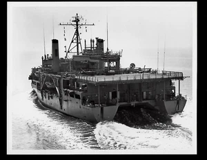 Foto de colección de barcos militares de la Marina de los Estados Unidos USS Ortolan ASR 22 - 8x10 - Imagen 1 de 2