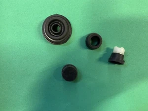 TRIUMPH 2000 MK1 1964-1969 BRAKE MASTER CYLINDER KIT SINGLE SYSTEM - Picture 1 of 2