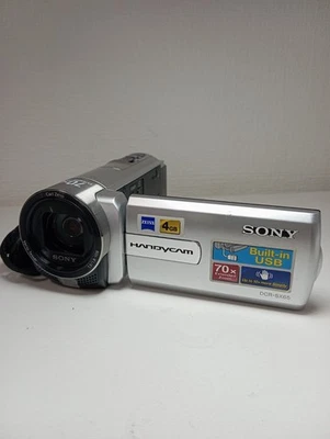 Sony DCR-SX65E silver camcorder - Image 1 of 4