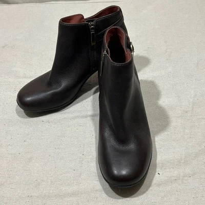 Dansko Perry Botas al Tobillo de Cuero Impermeables Hebilla con Cremallera Tacón Bloque Marrón Talla 39 Foto 1 de 4