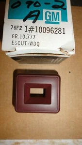 1990-92 OLDSMOBILE CUTLASS SINGLE WINDOW SWITCH ESCUTCHEON BEZEL DARK RED MAPLE - Picture 1 of 3