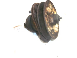 1975 Cub Cadet 1000 Garden Tractor Part: 44" Mower Deck Outside Spindle Assembly - Bild 1 von 3