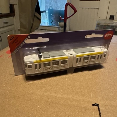Tranvía Siku 1615 Dresden 1/87 Diecast Blanco 2 Piezas EN TARJETA Foto 1 de 4