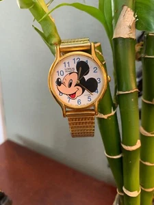 Vintage Lorus Woman’s Mickey Mouse Quartz Watch Disney Japan V534-6A78 Rare 80’s - Picture 1 of 12