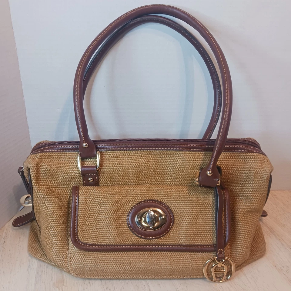 Bolsa satchel Etienne Aigner tecido coleção Julieta brinde marrom  - Imagem 1 de 4