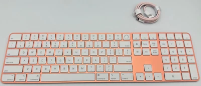 Orange Apple Magic Keyboard mit Touch ID & Ziffernblock (10 Tasten) A2520 MMMR3LL/A - Bild 1 von 4