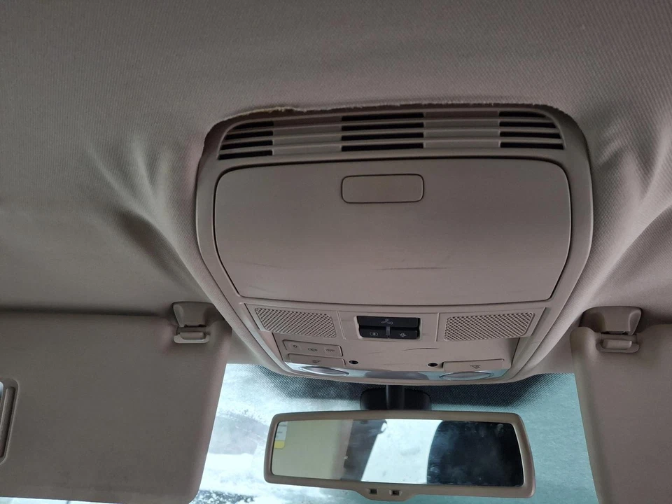 Consola central superior delantera usada se adapta a: Volkswagen Cc 2012 techo sin techo corredizo delantero Foto 1 de 4