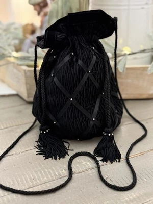 Cartera elegante vintage negra satinada borla cordón noche años 80 Foto 1 de 4