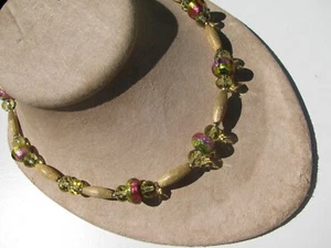 VINTAGE RARE CRANBERRY CHARTREUSE ART FOILED GLASS ELONGATED GOLD BEADS NECKLACE - Picture 1 of 5
