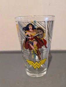 Wonder Woman - DC Universe Comic - Tall Glass - Hot Topic - Picture 1 of 6