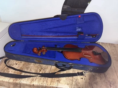 Stentor student 1 Violin + bow and case  - Image 1 of 4