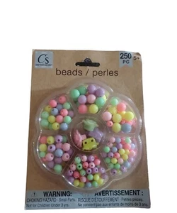 NEW Plastic Beads - 250 pcs Crafters Square Bracelet & Necklace Crafting DIY - Picture 1 of 2