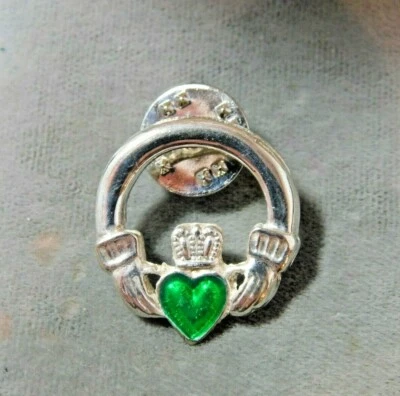 Nwt Hermoso Celta Irlandés Claddagh Plata T Esmalte Verde Empuje Broche B17. - Imagen 1 de 4