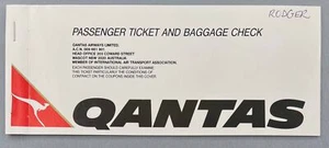 QANTAS AUSTRALIA VINTAGE USED AIRLINE TICKET GLASGOW - AMSTERDAM 1995 QF - Picture 1 of 3