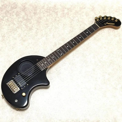 Mini guitarra negra ZO-3C FERNANDES con conector para auriculares amplificador incorporado de Japón Foto 1 de 4