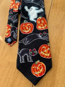 Hallmark Happy Halloween Silk NECKTIE TIE Ghost Black Cat Orange Pumpkin Spooky - Picture 1 of 6