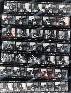 Impresión de contacto Unseen Ry Cooder Ensayo 1972 Nueva York - Archivo de bellas artes (11"x14") - Imagen 1 de 1